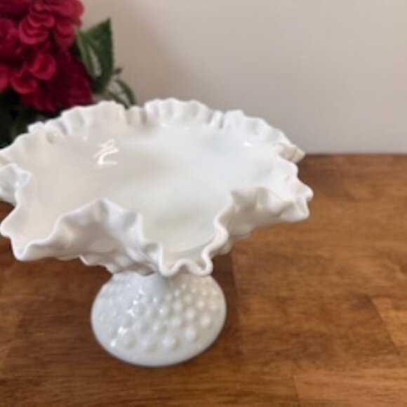 Fenton Hobnail Milk Glass Pedestal Bowl‎ Ruffled Edge Vintage Compote Vase - Picture 5 of 6